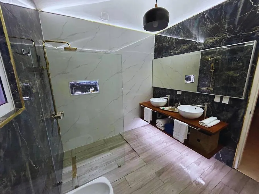 Villa Elisa 4Br With Pool Jacuzzi & Bbq 푼타 카나 0*,  도미니카 공화국