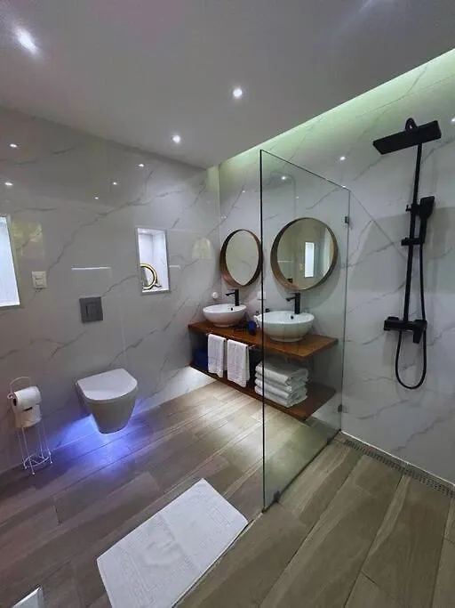Villa Elisa 4Br With Pool Jacuzzi & Bbq 푼타 카나 0*,  도미니카 공화국