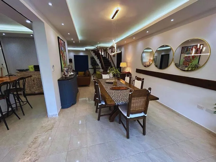 Villa Elisa 4Br With Pool Jacuzzi & Bbq 푼타 카나 0*,  도미니카 공화국
